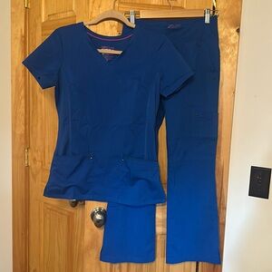 Healing Hands Purple label yoga scrub set, size XS top XSP bottoms